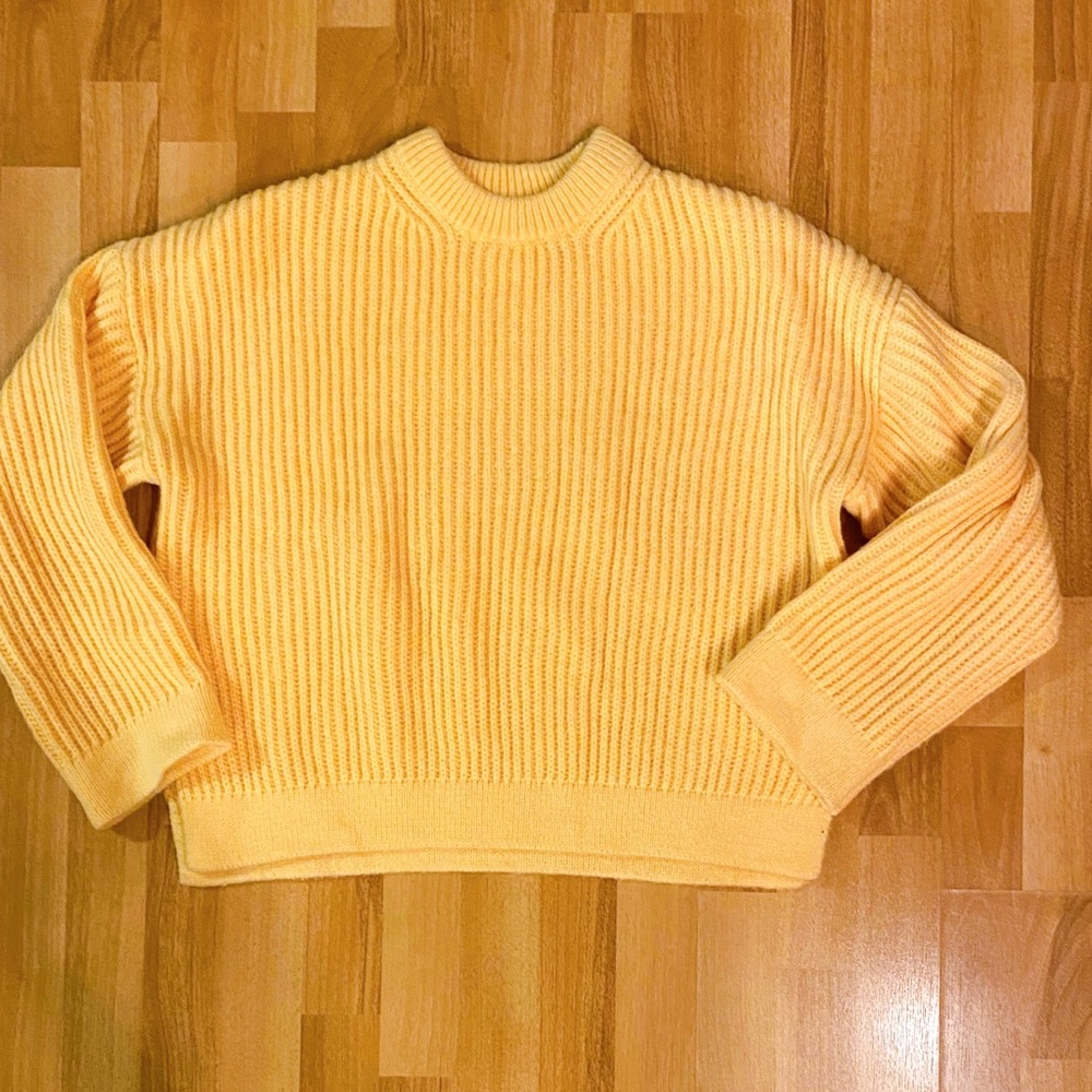 ❤️4/$40 SALE! ❤️  Vivis Type Sweater